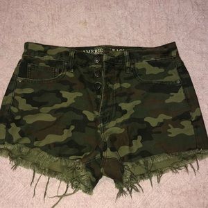 American Eagle camo shorts